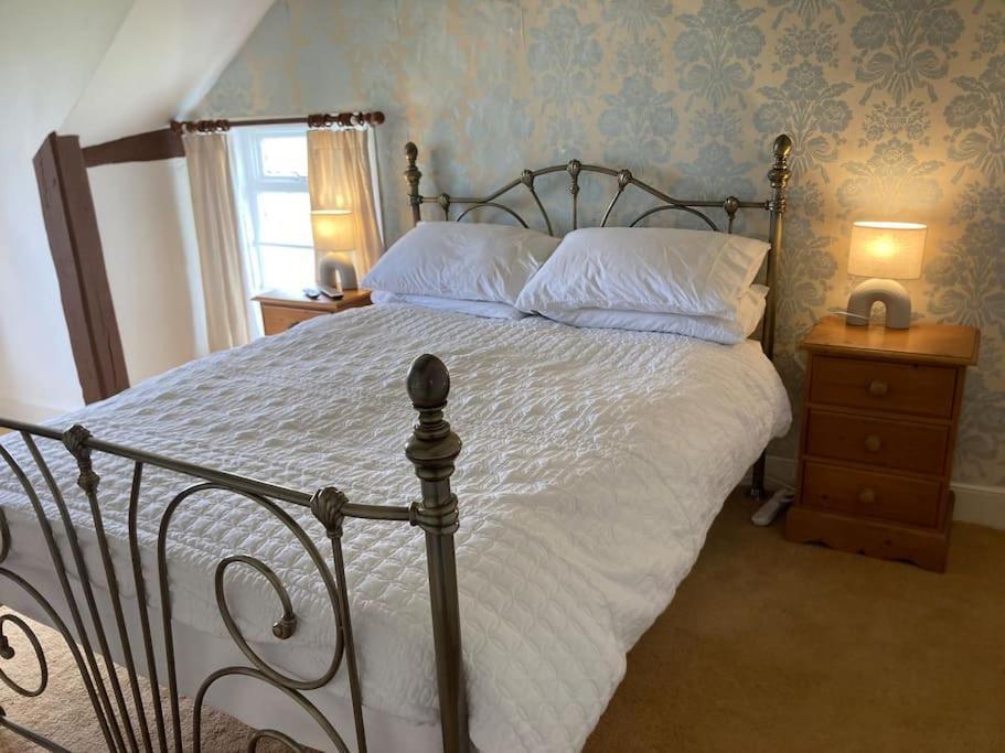 Llanfair Caereinion Bryntirion Farmhouse Rooms מראה חיצוני תמונה