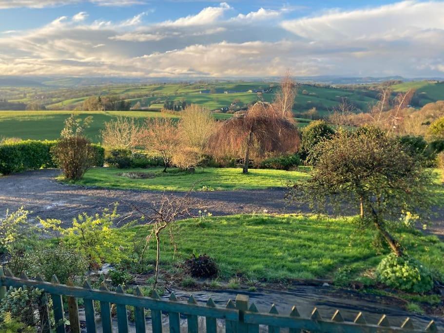 Llanfair Caereinion Bryntirion Farmhouse Rooms מראה חיצוני תמונה